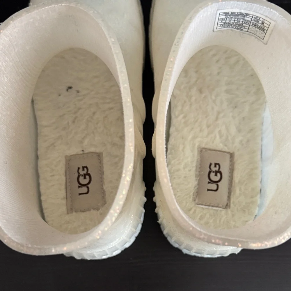 UGG Kids Sparkly White Boots - Picture 5 of 6